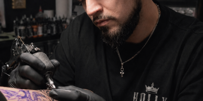 Holly el Tatuador